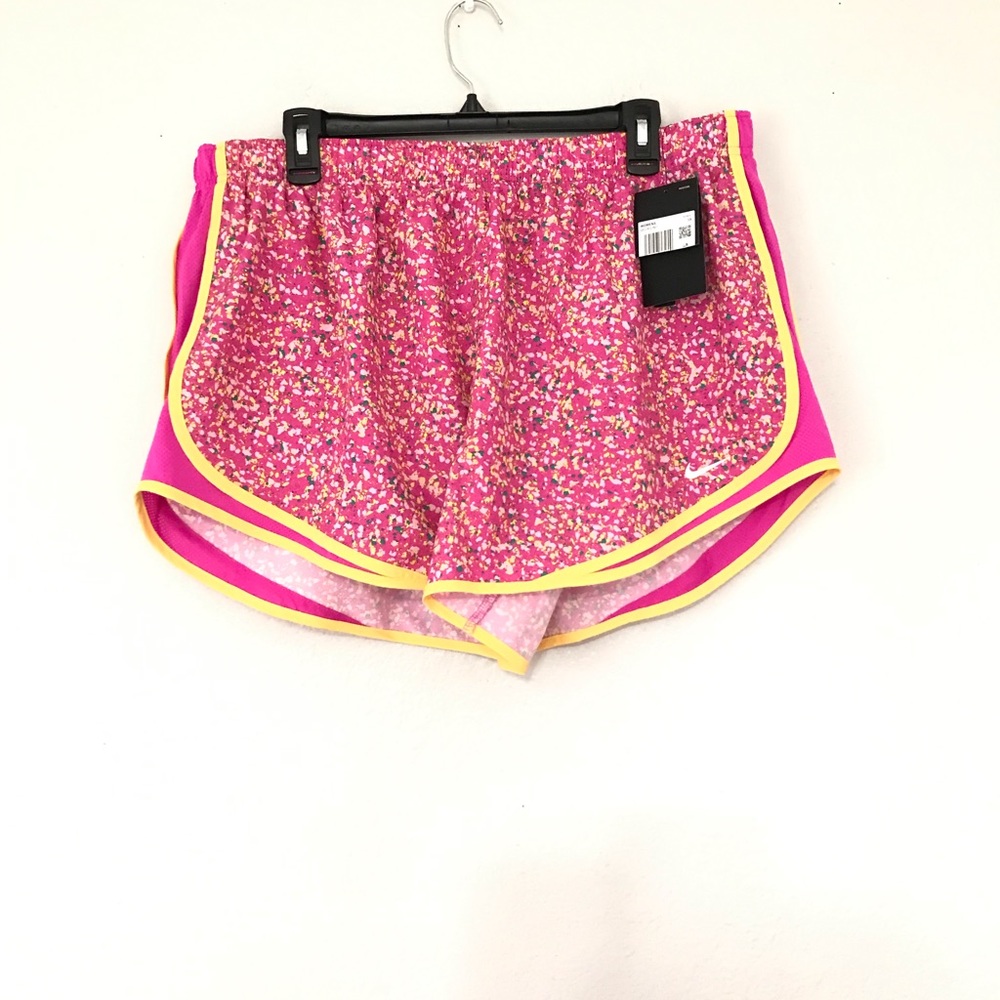 New Nike Women's Tempo Shorts